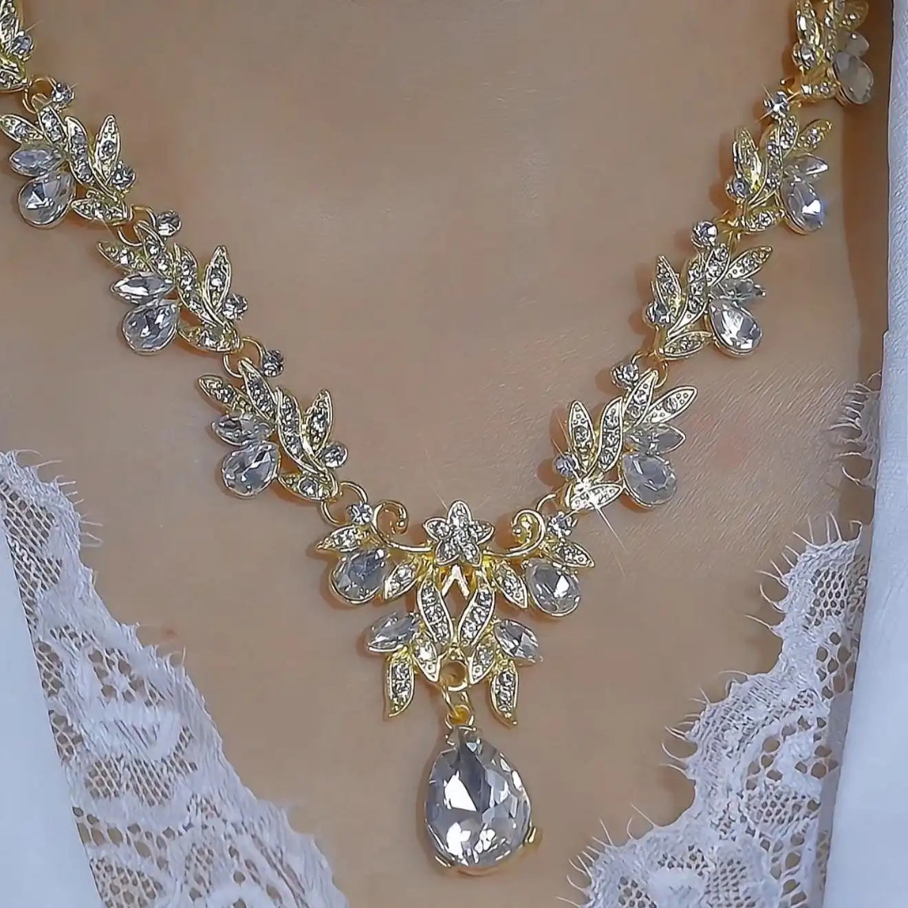 Antique-Finish Alloy Floral Bridal Necklace