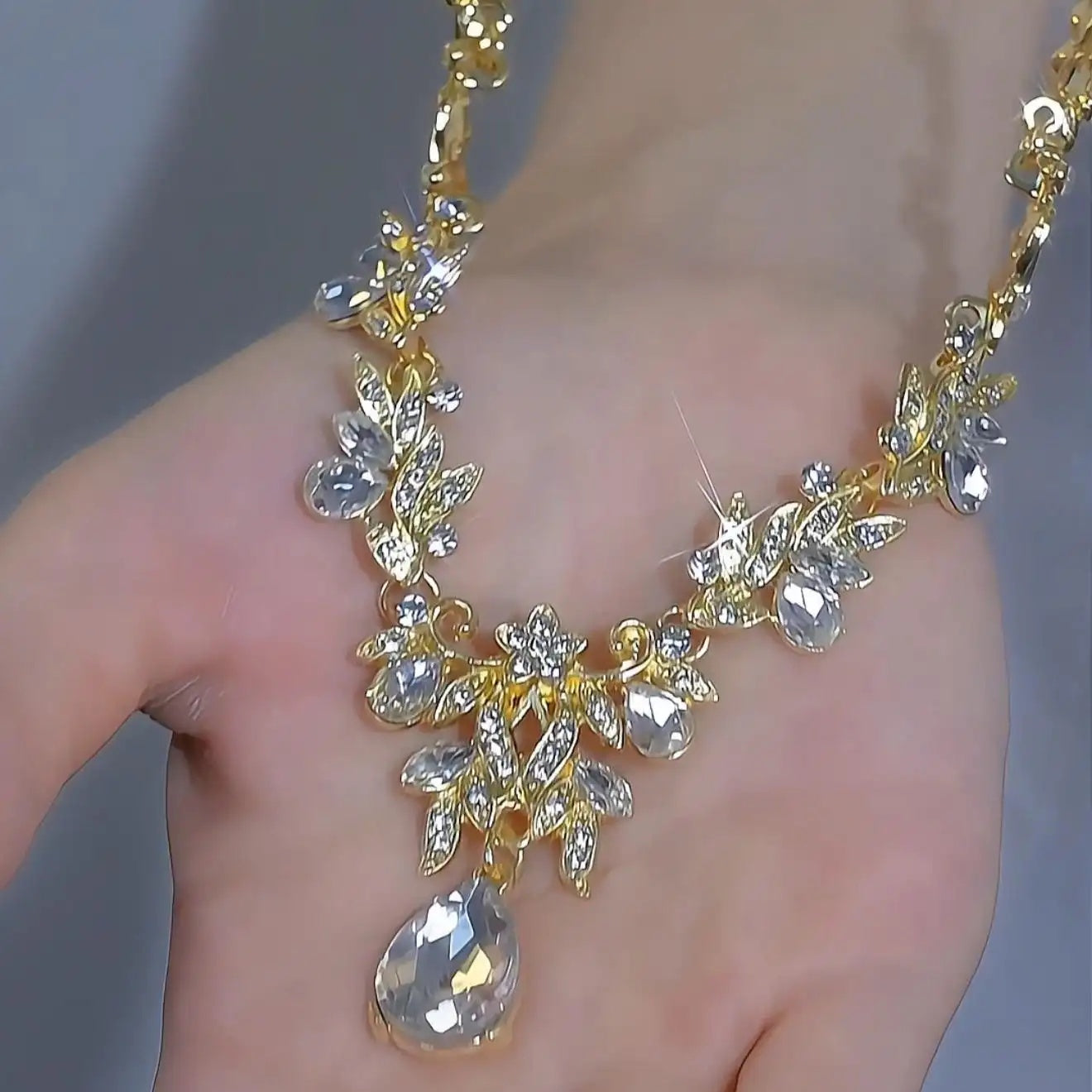 Antique-Finish Alloy Floral Bridal Necklace