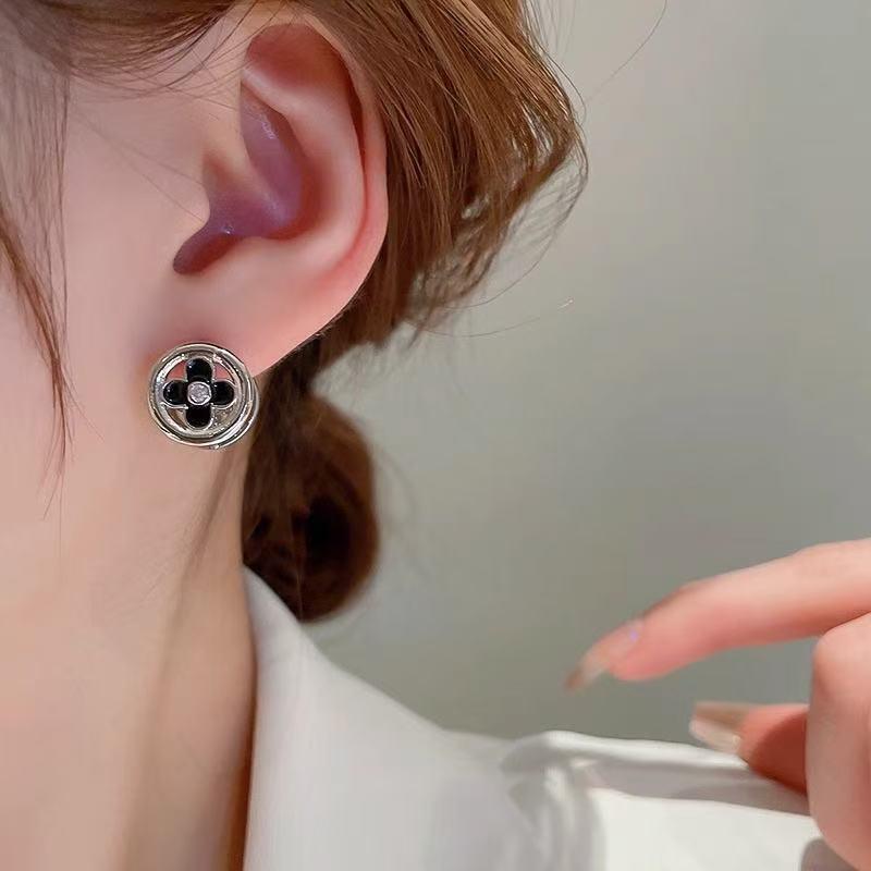 Black and White Double-Sided Round Stud Earrings