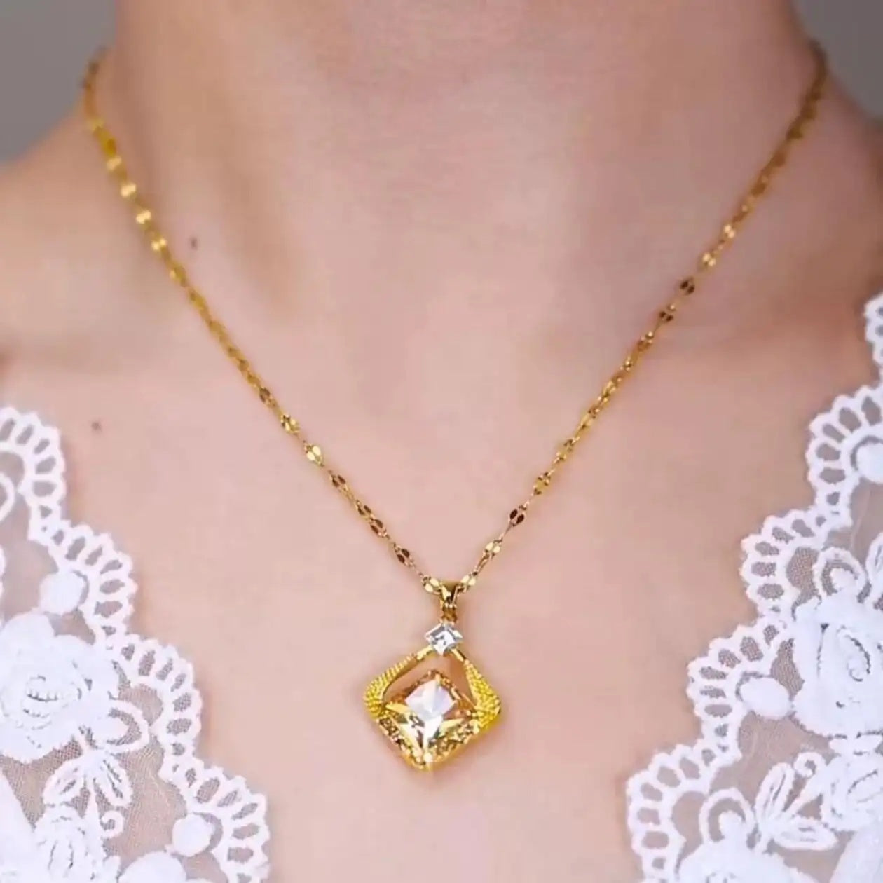 Brown Geometric Pendant Necklace