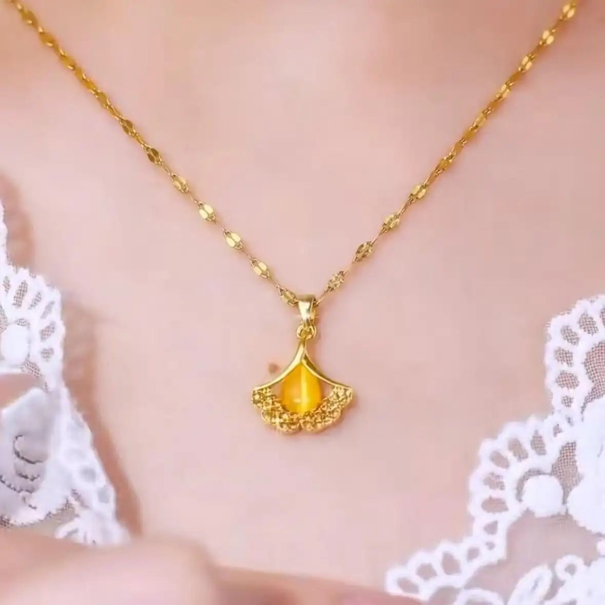 Brown Ginkgo Leaf Necklace