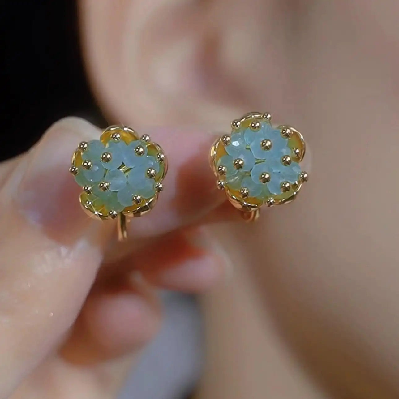 Cat Eye Flower Stud Earrings