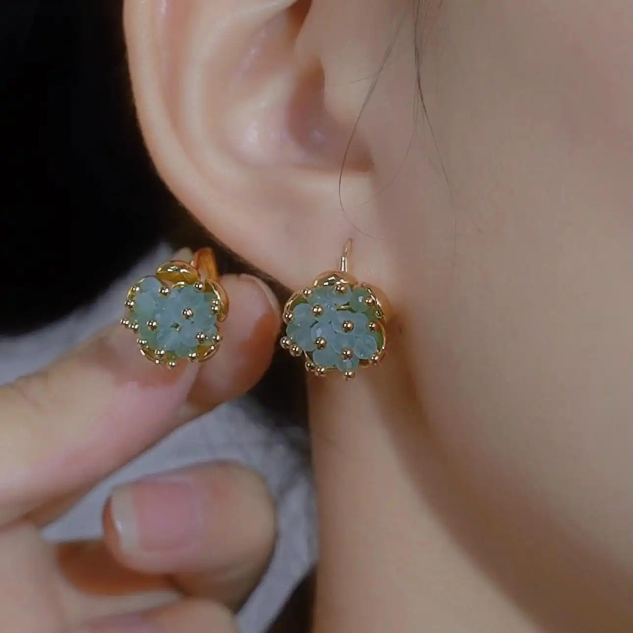 Cat Eye Flower Stud Earrings