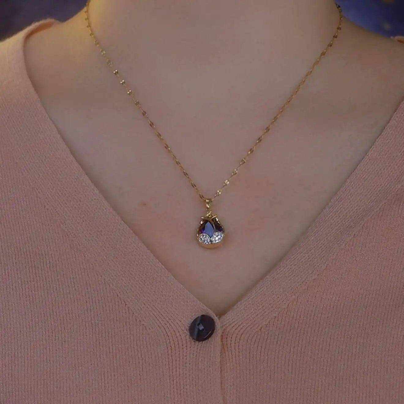 Cat Eye Tulip Necklace