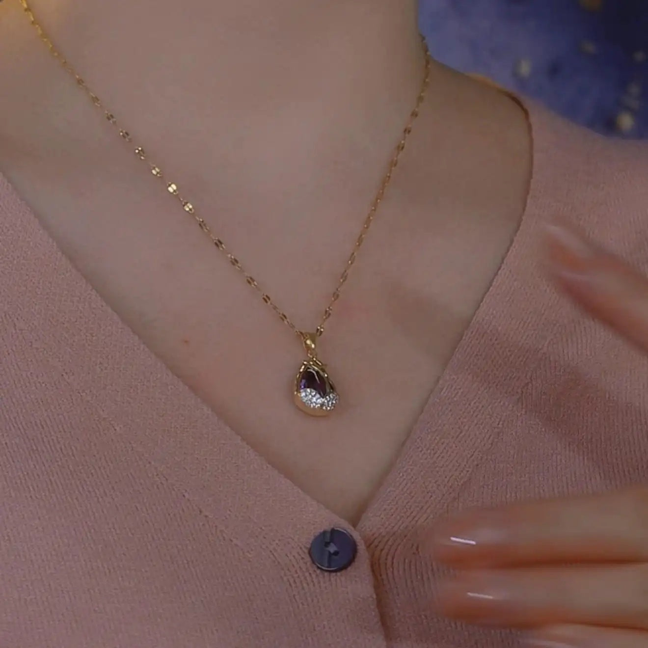 Cat Eye Tulip Necklace