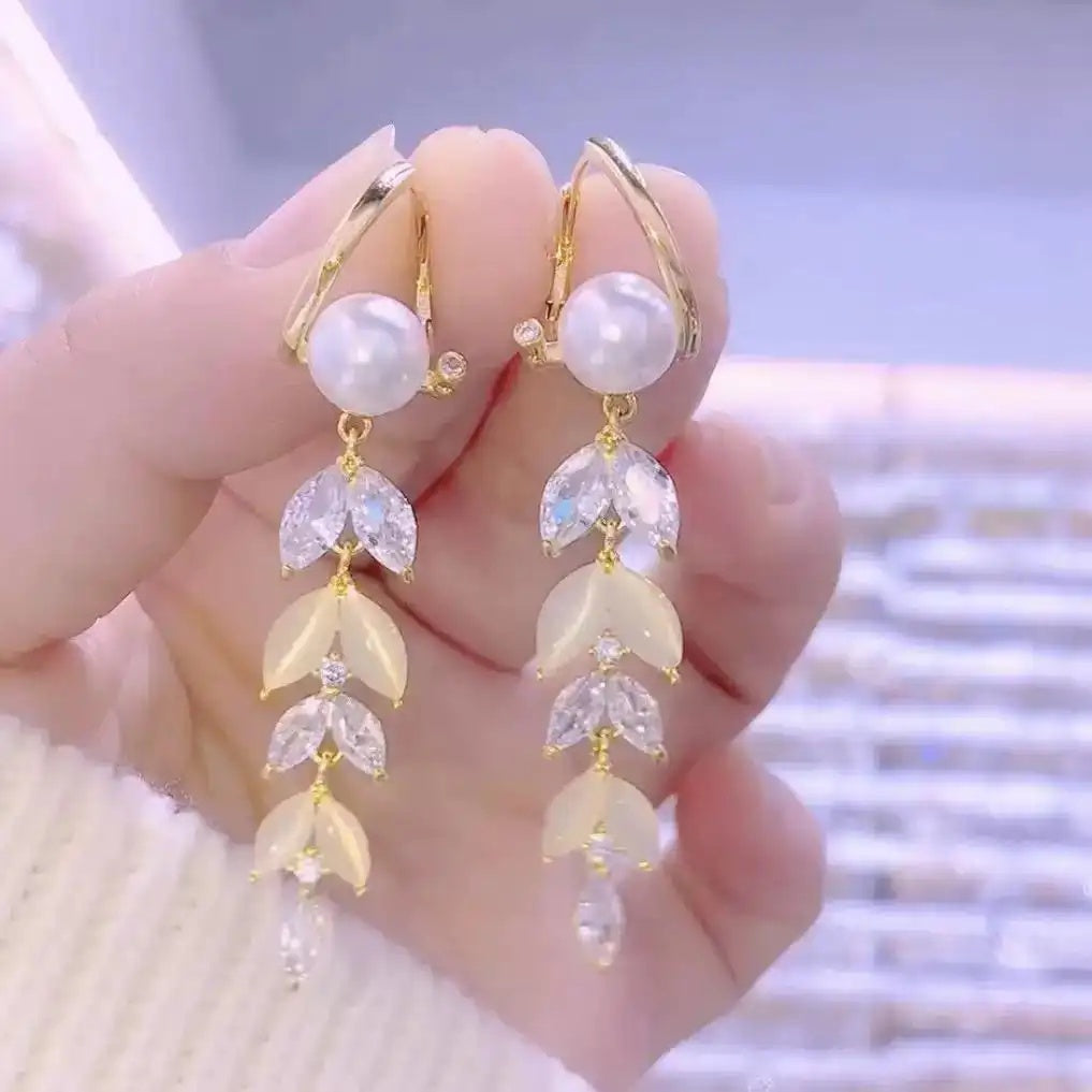 Cat Eye Wheat Tassel Clip Drop Earrings