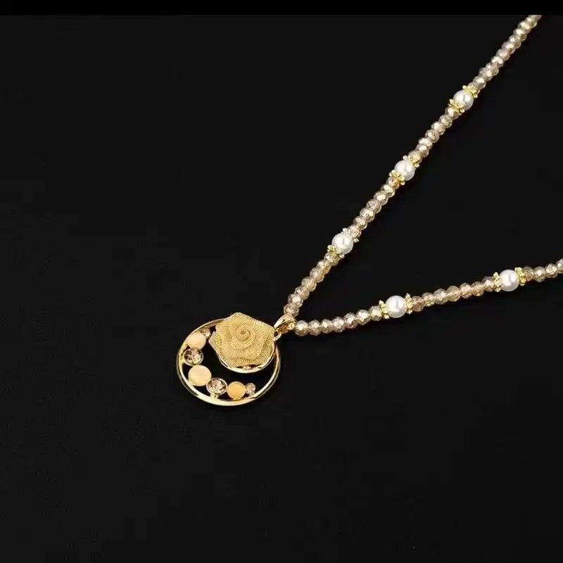 Chinese Brown Circle Pendant Necklace