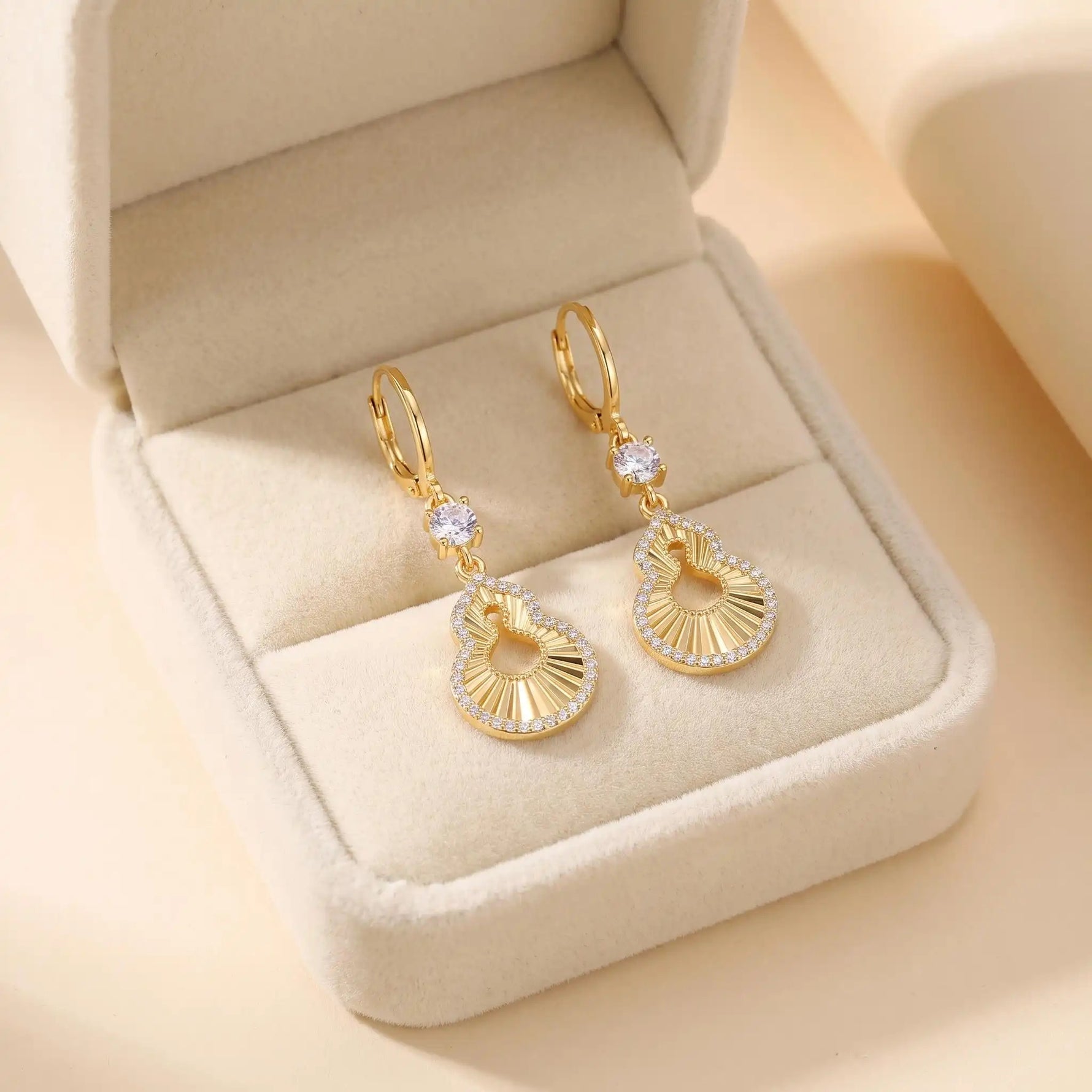 Chinese Retro Crystal Hollowed-Out Gourd Ear Cuffs