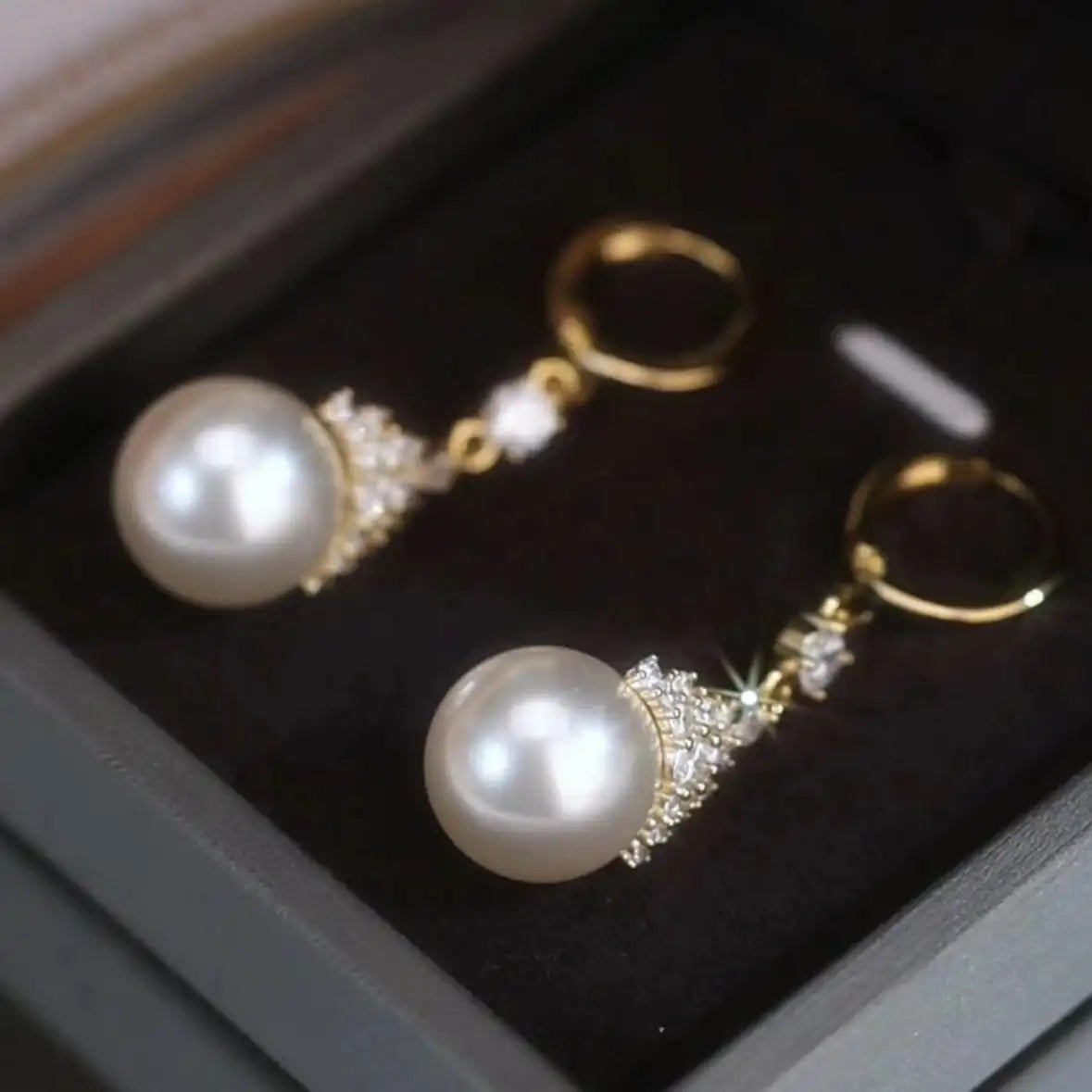 Crown Pearl Hoop Earrings
