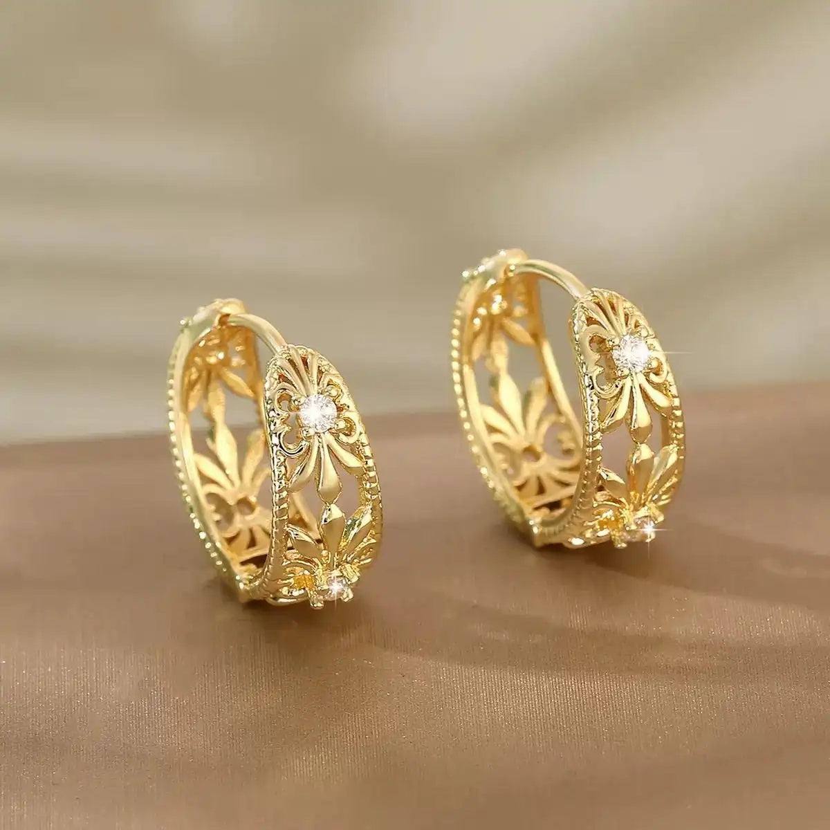 Crystal Geometric Round Hollow Retro Earrings
