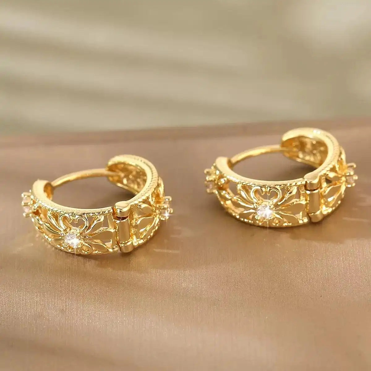 Crystal Geometric Round Hollow Retro Earrings