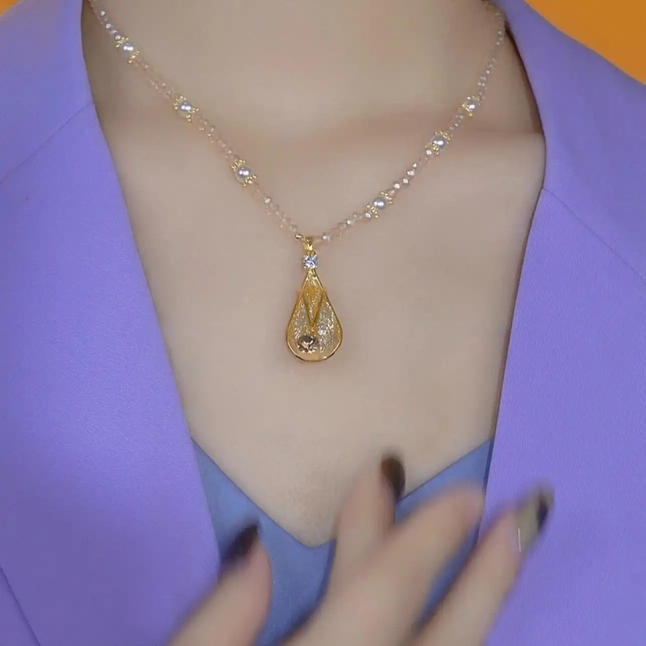 Crystal Mesh Teardrop Pendant Necklace
