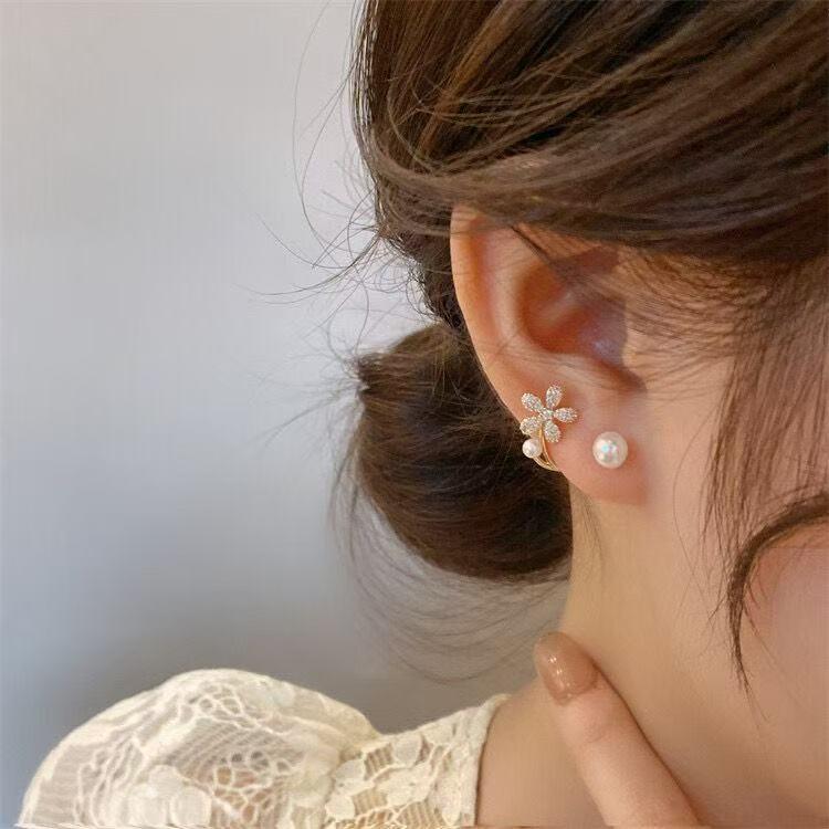 Crystal Pearl Flower Stud Earrings