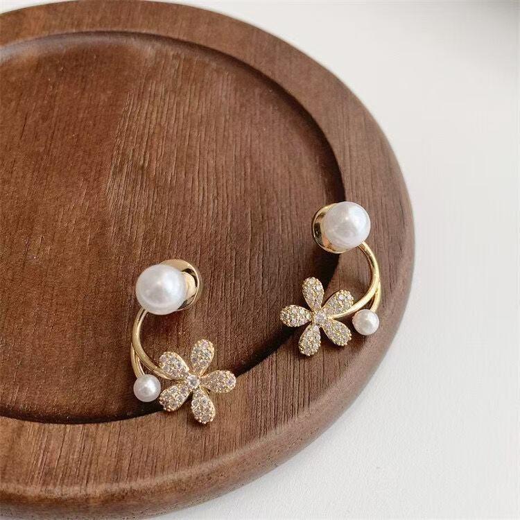 Crystal Pearl Flower Stud Earrings