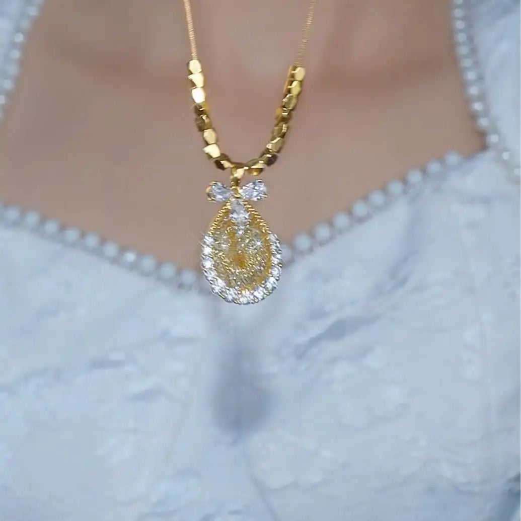 Crystal Petal Mesh Teardrop Necklace