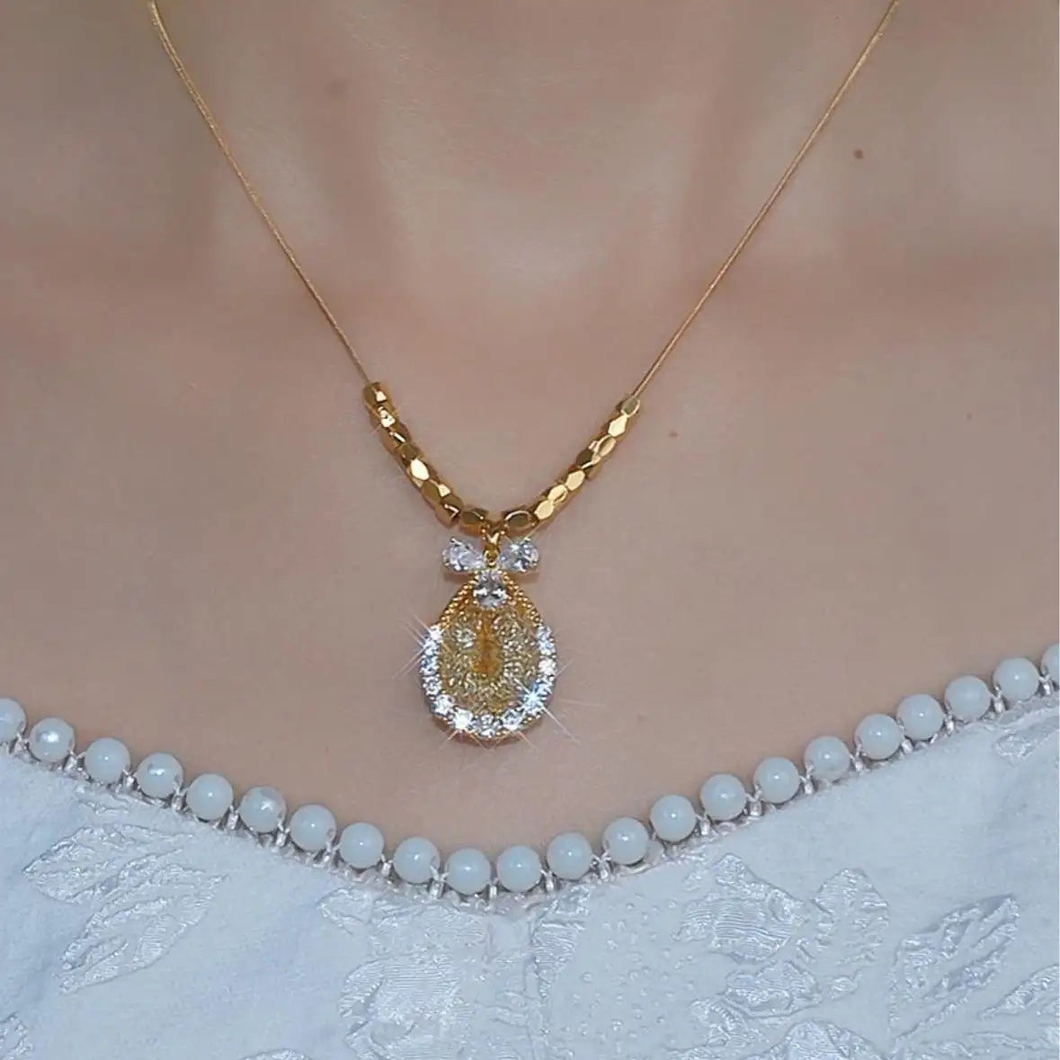 Crystal Petal Mesh Teardrop Necklace