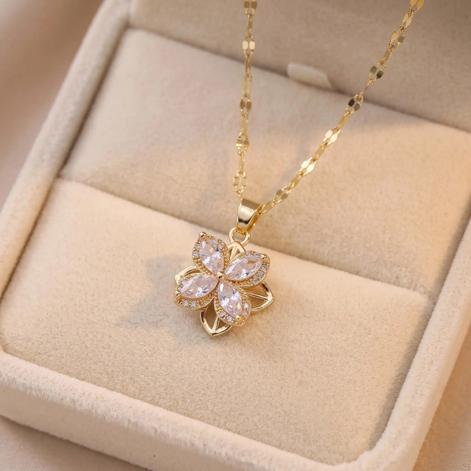 Crystal Spinning Necklace