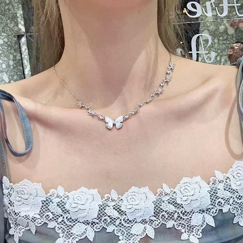 Crystal White Mother of Pearl Necklace