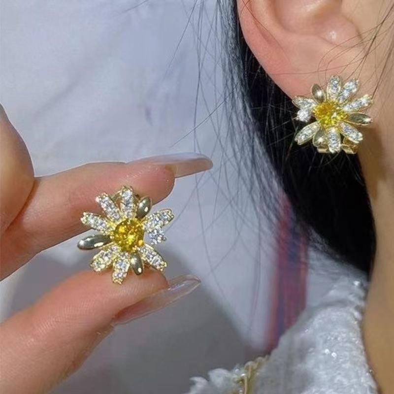 Daisy Stud Earrings