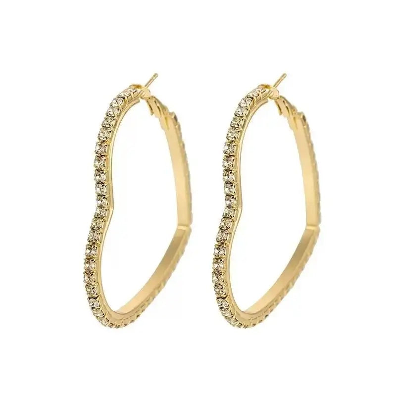 Diamond-Embellished Heart Perfect for Daily Earrings