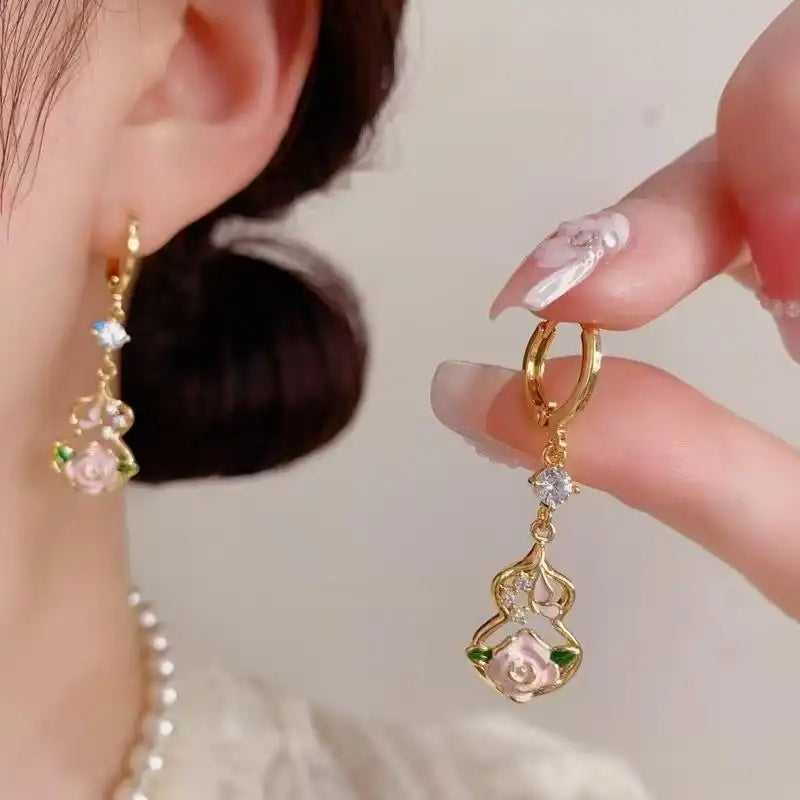 Dripping Oil Petal Hollowed Gourd Earrings