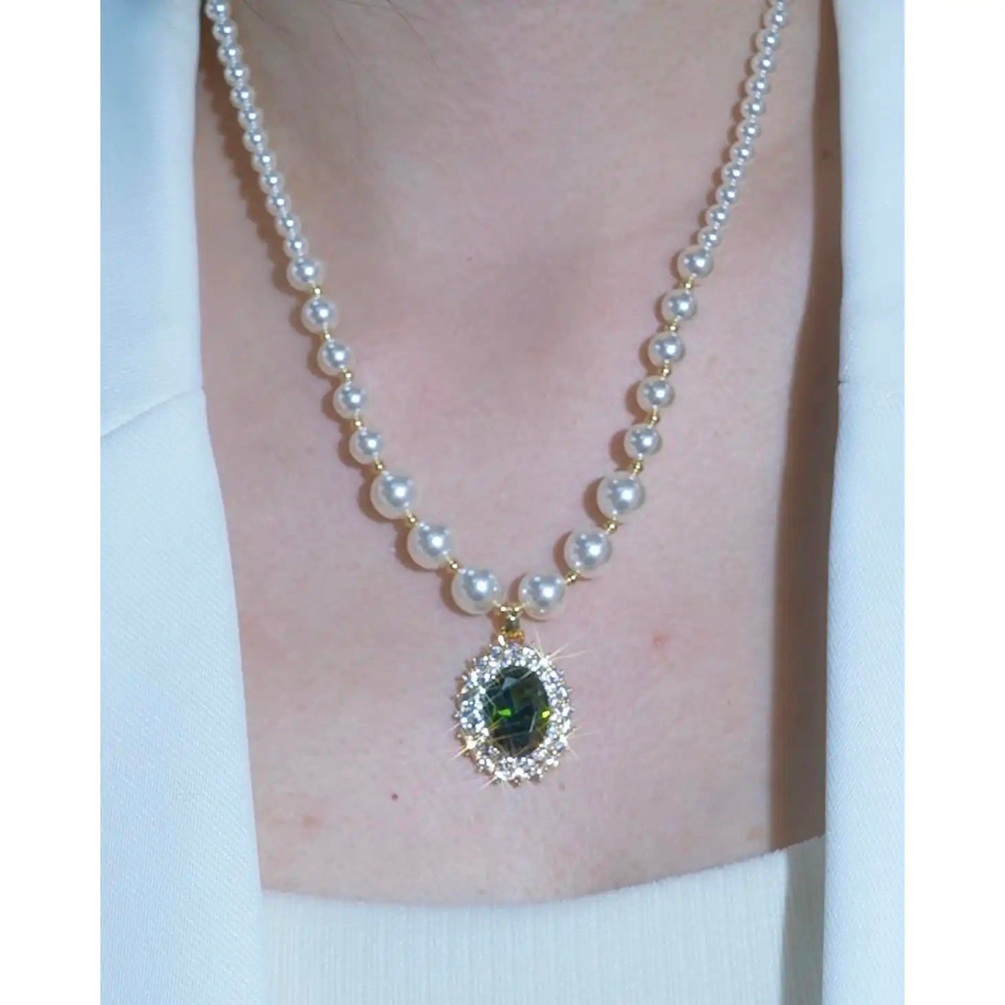 Emerald Pearl Designer Neck Chain Necklace