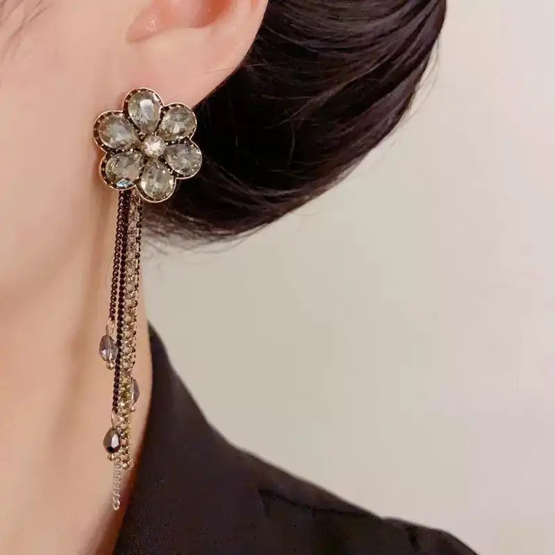 European Drill Petal Two-Wear Tassel Drop Earrings