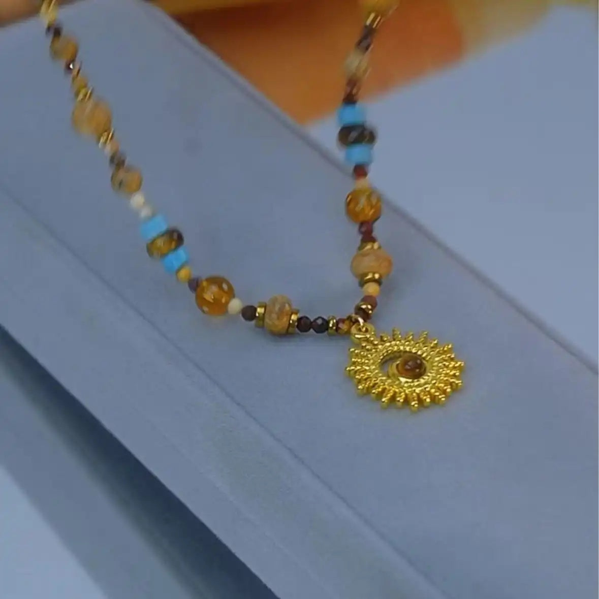 European Retro Multi-Gemstone Necklace