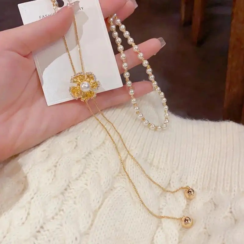 Exaggerated Crystal Metal Petal Pull-Out Necklace
