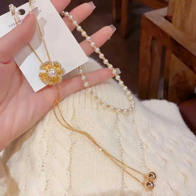 Exaggerated Crystal Metal Petal Pull-Out Necklace