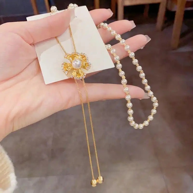 Exaggerated Crystal Metal Petal Pull-Out Necklace