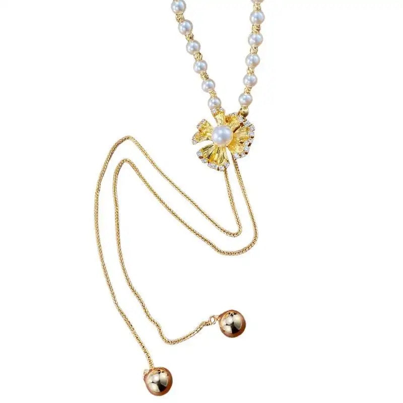 Exaggerated Crystal Metal Petal Pull-Out Necklace