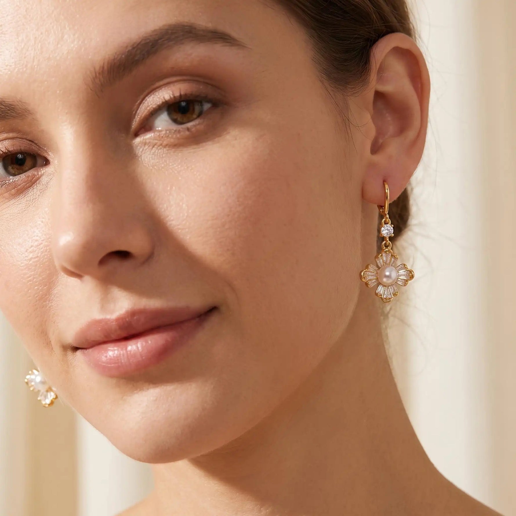 French Crystal Small Flower Mid-To Earrings
