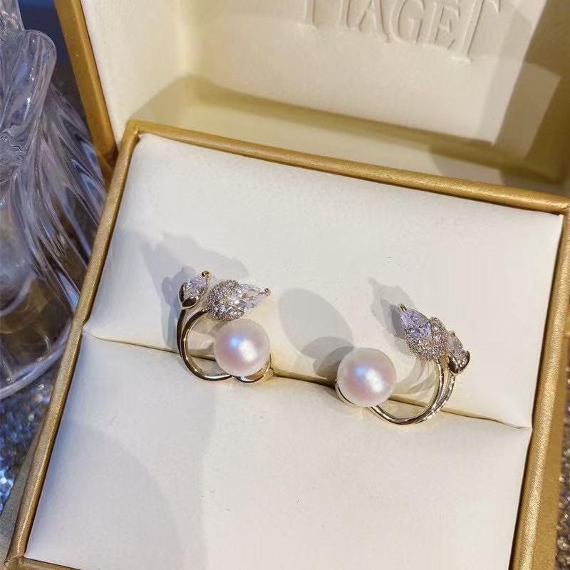 French Gentle Tulip Crystal Pearl Stud Earrings