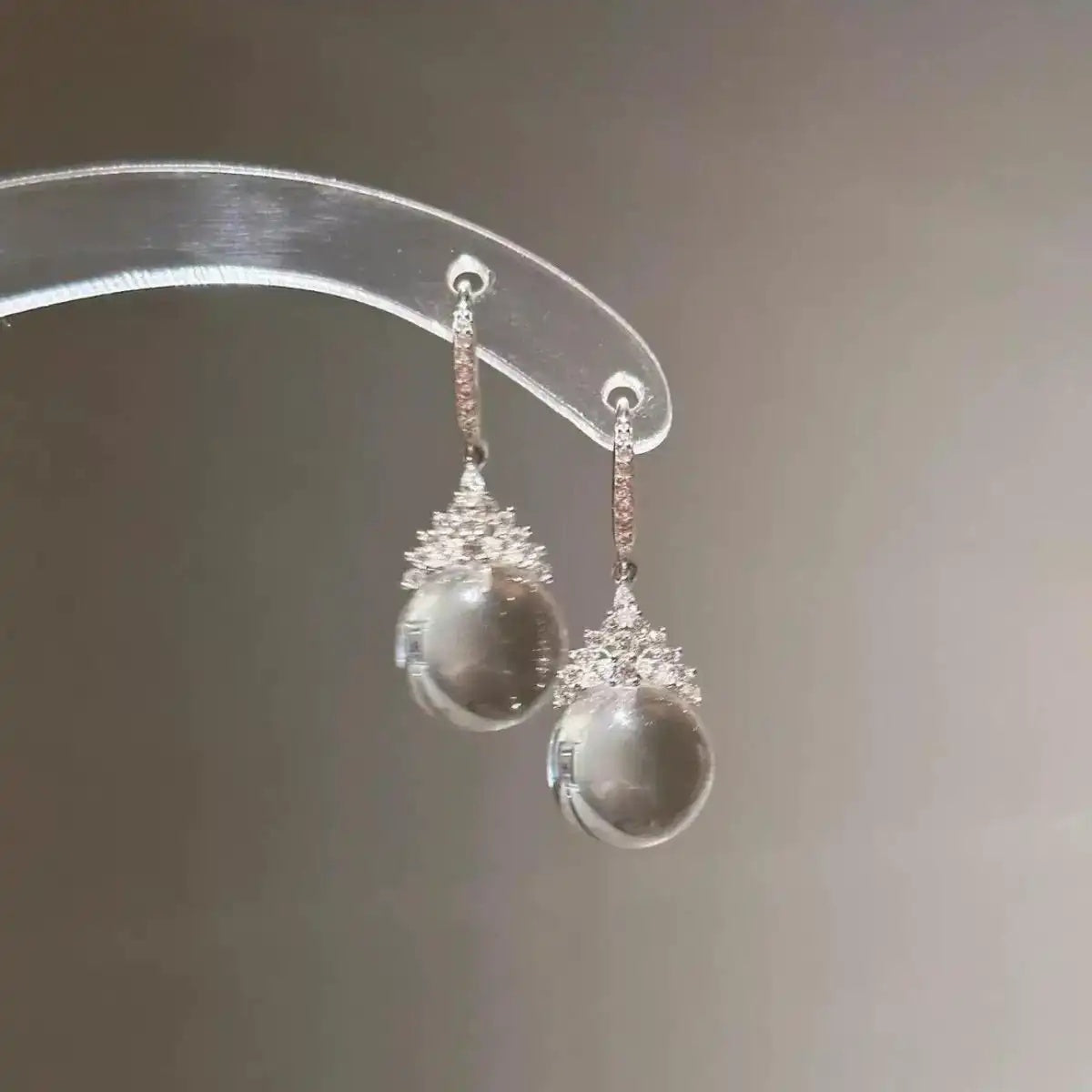 French Retro Crystal White Stud Earrings