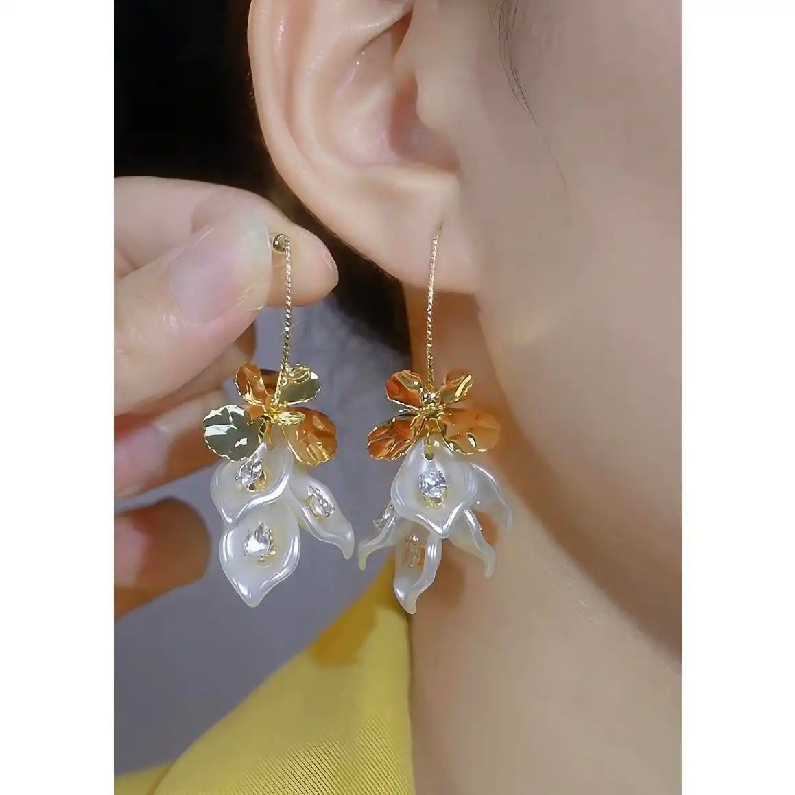 French Retro Minimalist Shell Petal Earrings