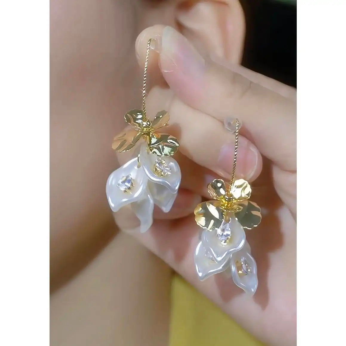 French Retro Minimalist Shell Petal Earrings