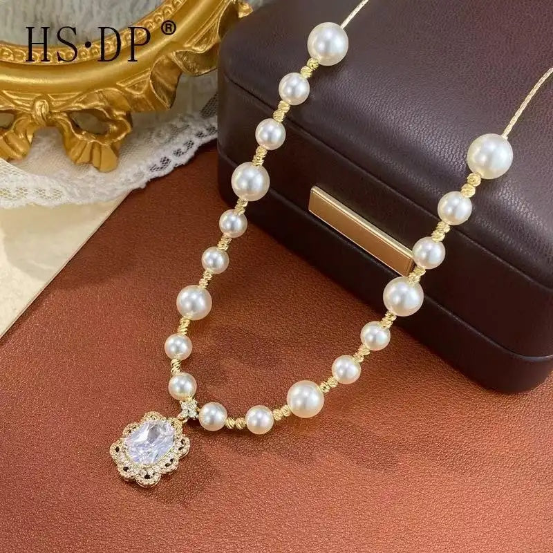 Gentle Crystal Lace Square Diamond Necklace