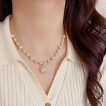 Gentle Crystal Lace Square Diamond Necklace