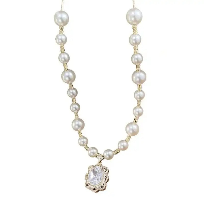Gentle Crystal Lace Square Diamond Necklace