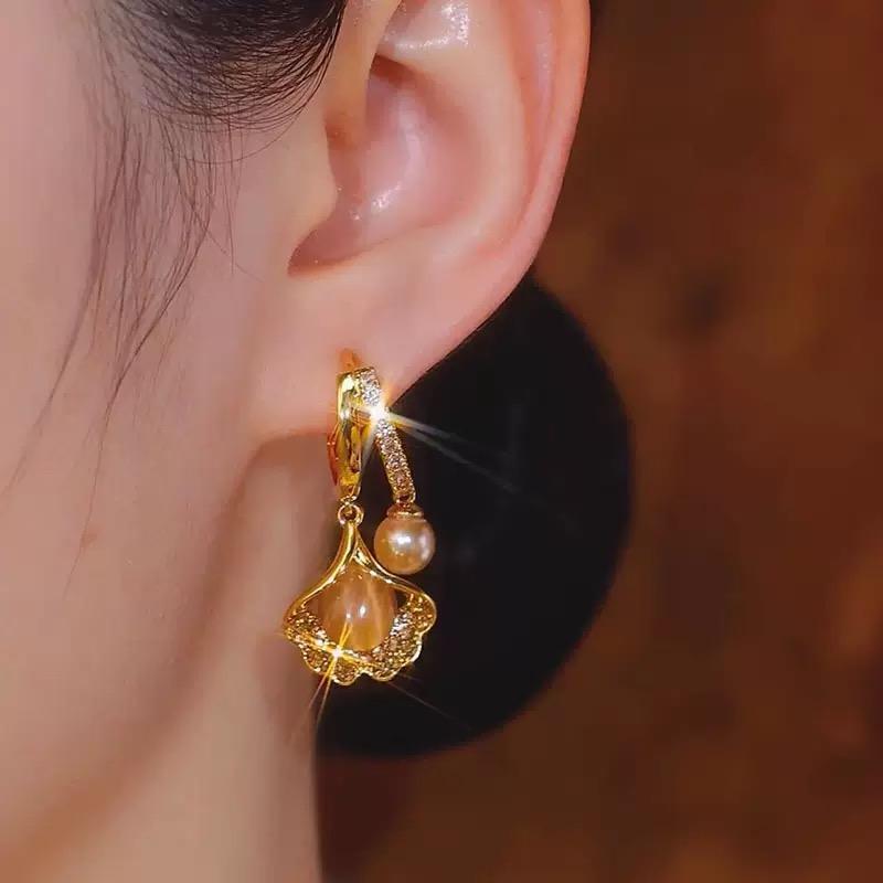 Ginkgo Leaf Pearl Retro Crystal Earrings