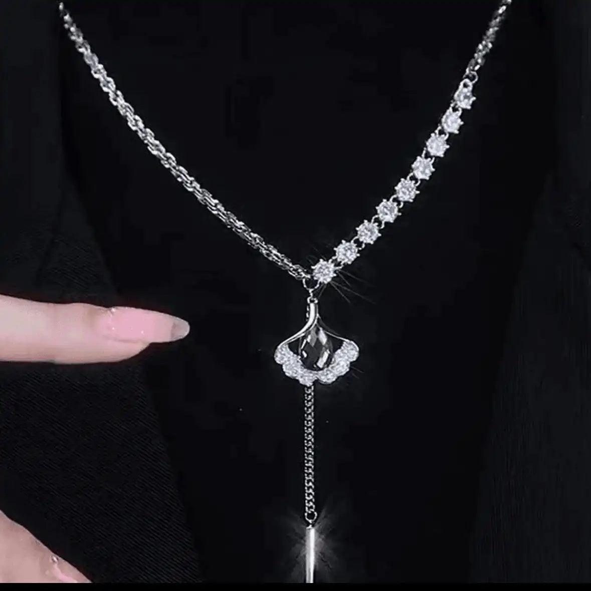 Ginkgo Leaf Sweater Chain Necklace