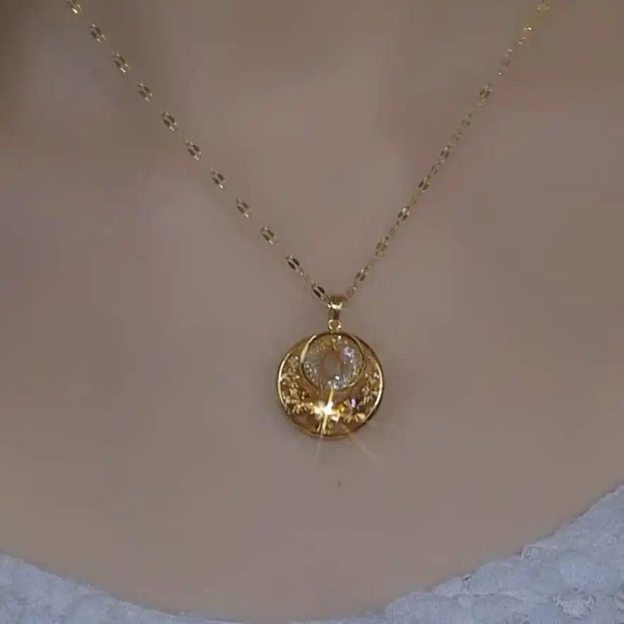 Gold Mesh Circle Pendant Necklace