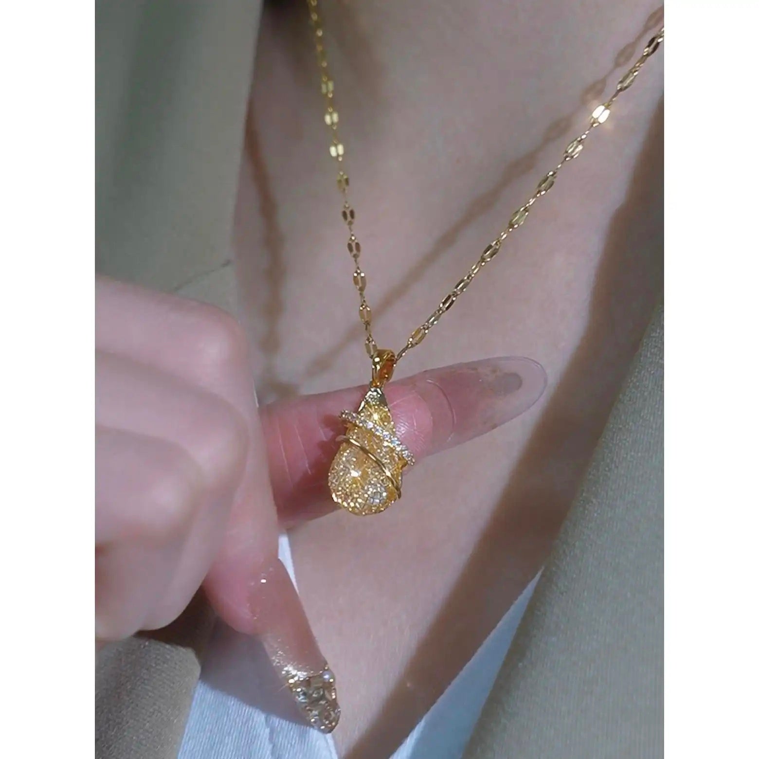 Gold- Mesh Teardrop Necklace