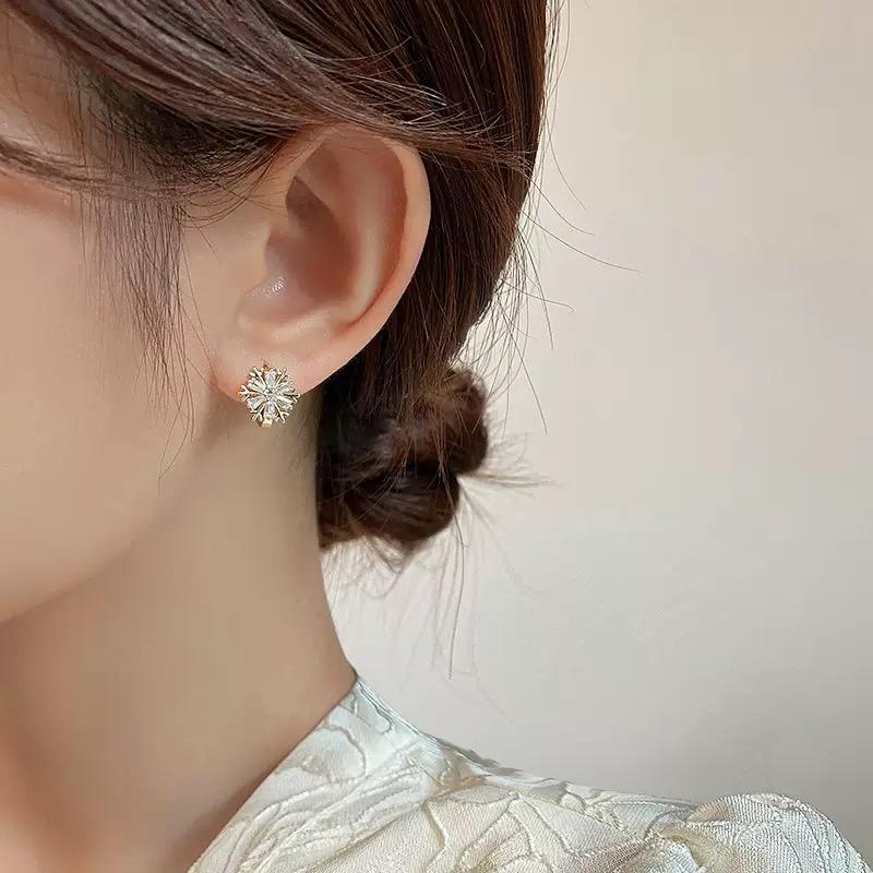 Gold Snowflake Stud Earrings