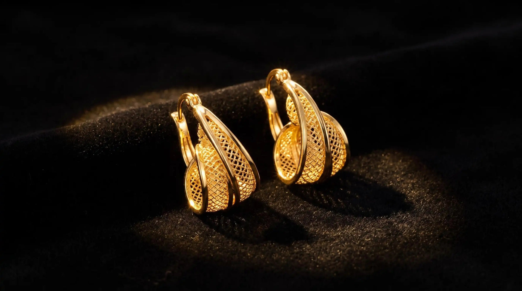 Gold Thread Mesh Hoop Earrings