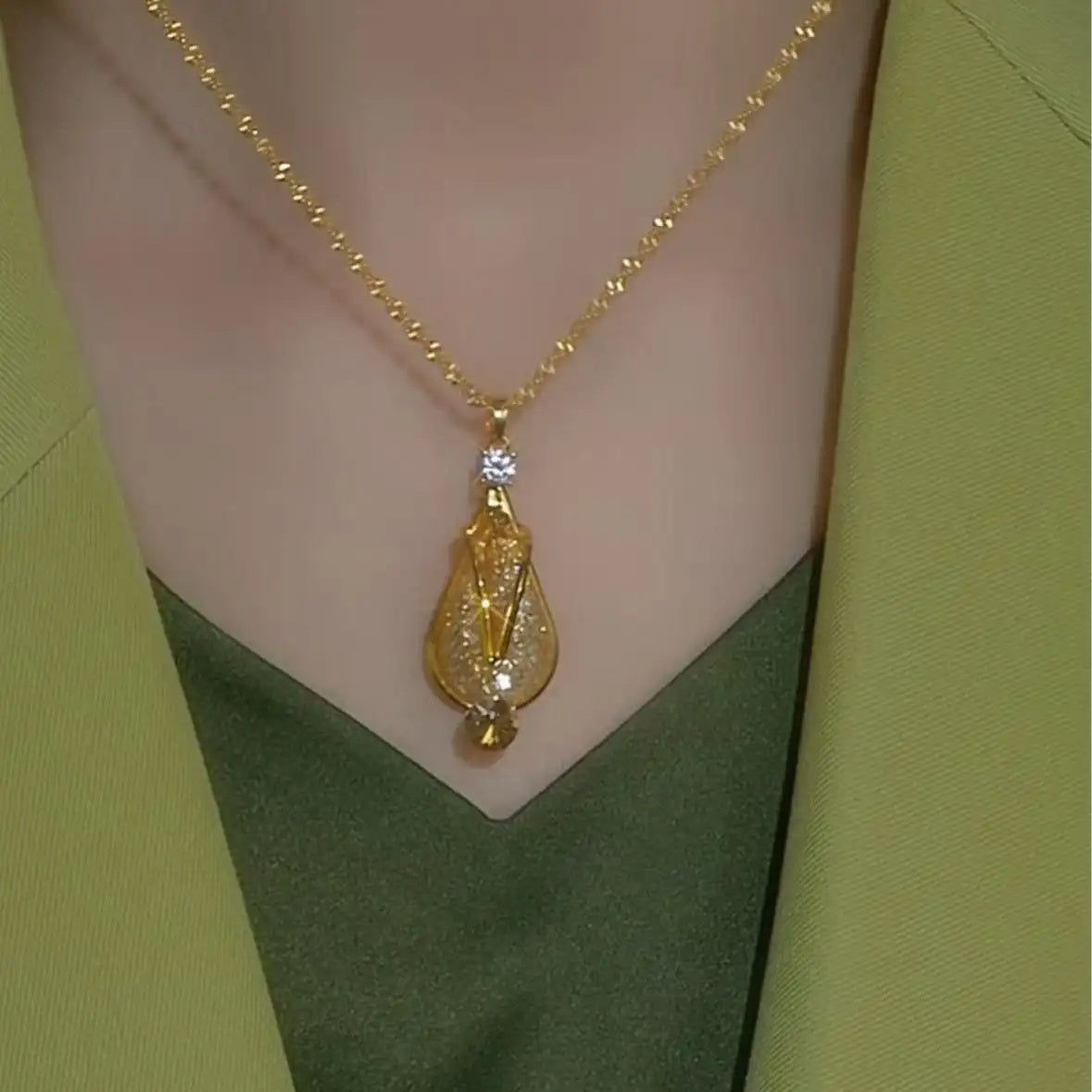 Gold Wire Teardrop Necklace