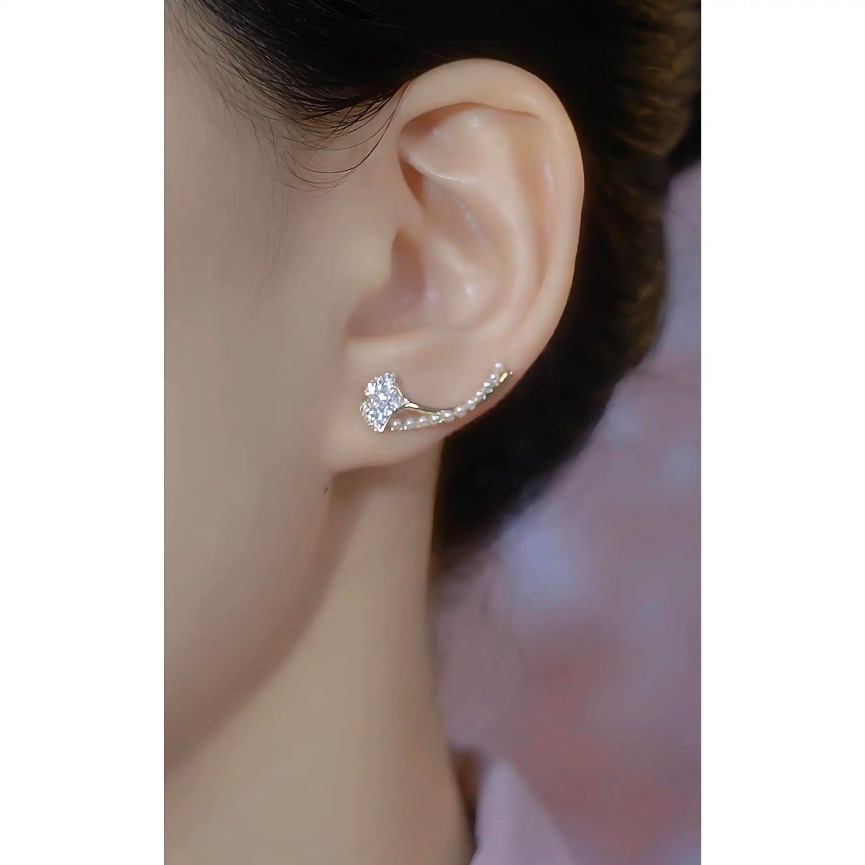 Graceful Pearl Hot Earrings