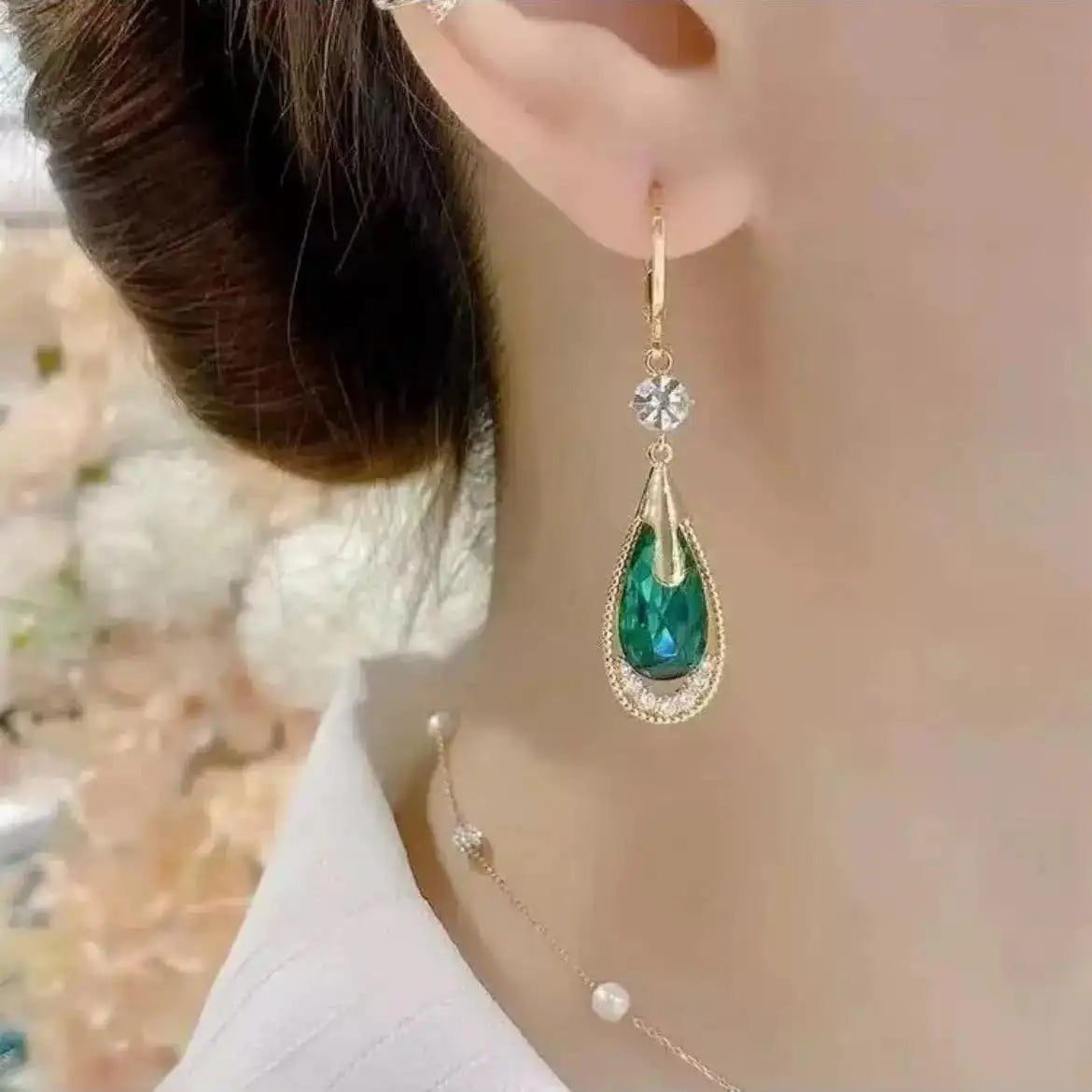Green Crystal Teardrop Drop Earrings