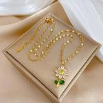 Green Leaf Flower Gorgeous Crystal Necklace